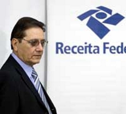 Imagem da notícia FAZENDA NOMEIA SECRETÁRIO INTERINO